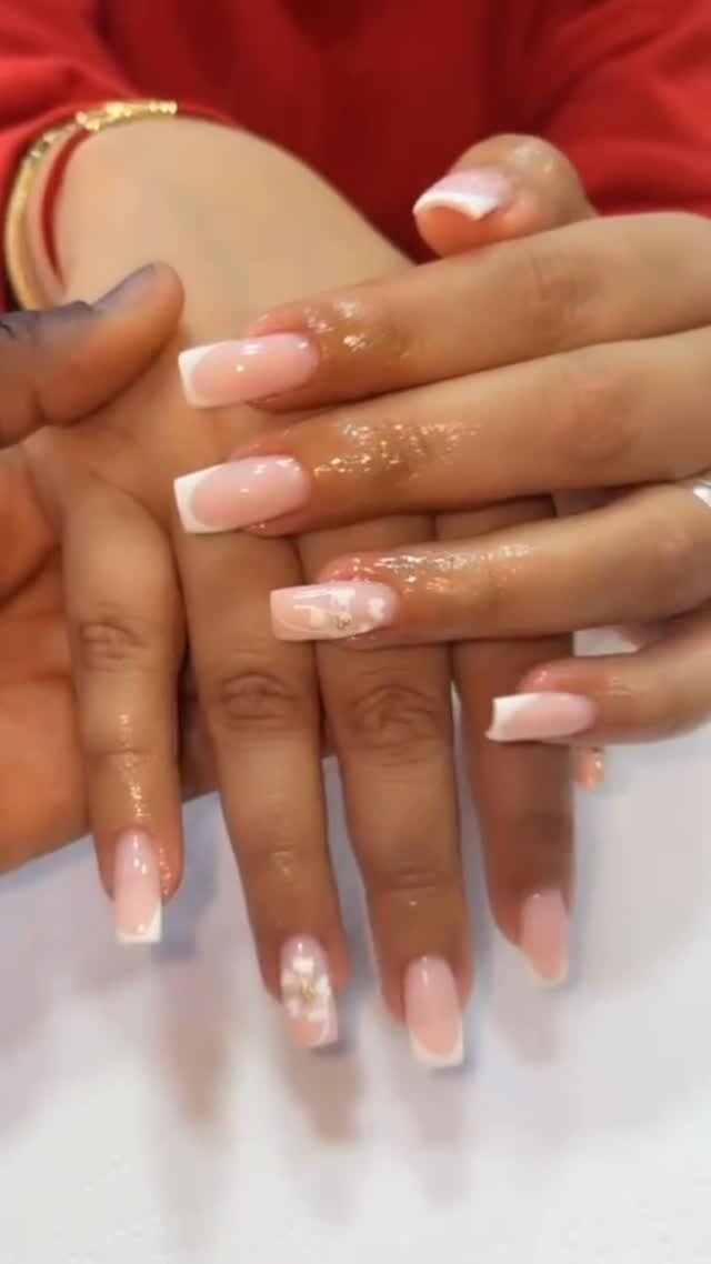 Frontal HD pose — M.PAT Coiffure Marrakech